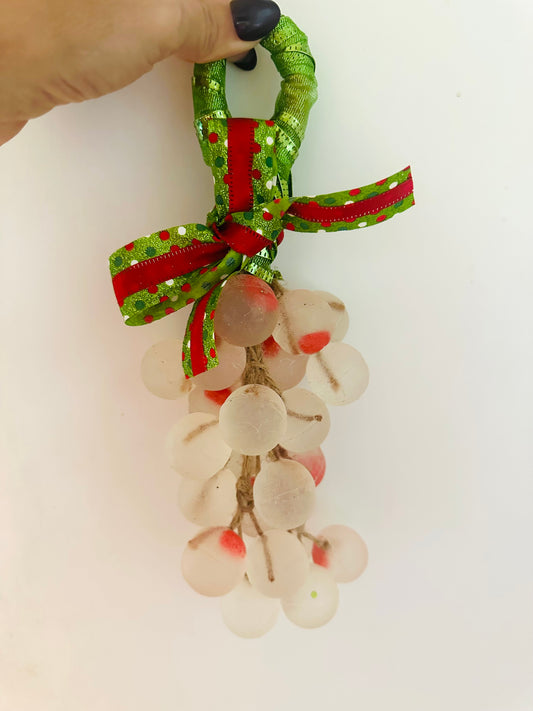 Grinch Themed Handcrafted Grape Soap Bar Natural Moisturizing Soap Gentle Lather Fruit-Inspired Artisan Bath Gift for Her Luxury Skincare